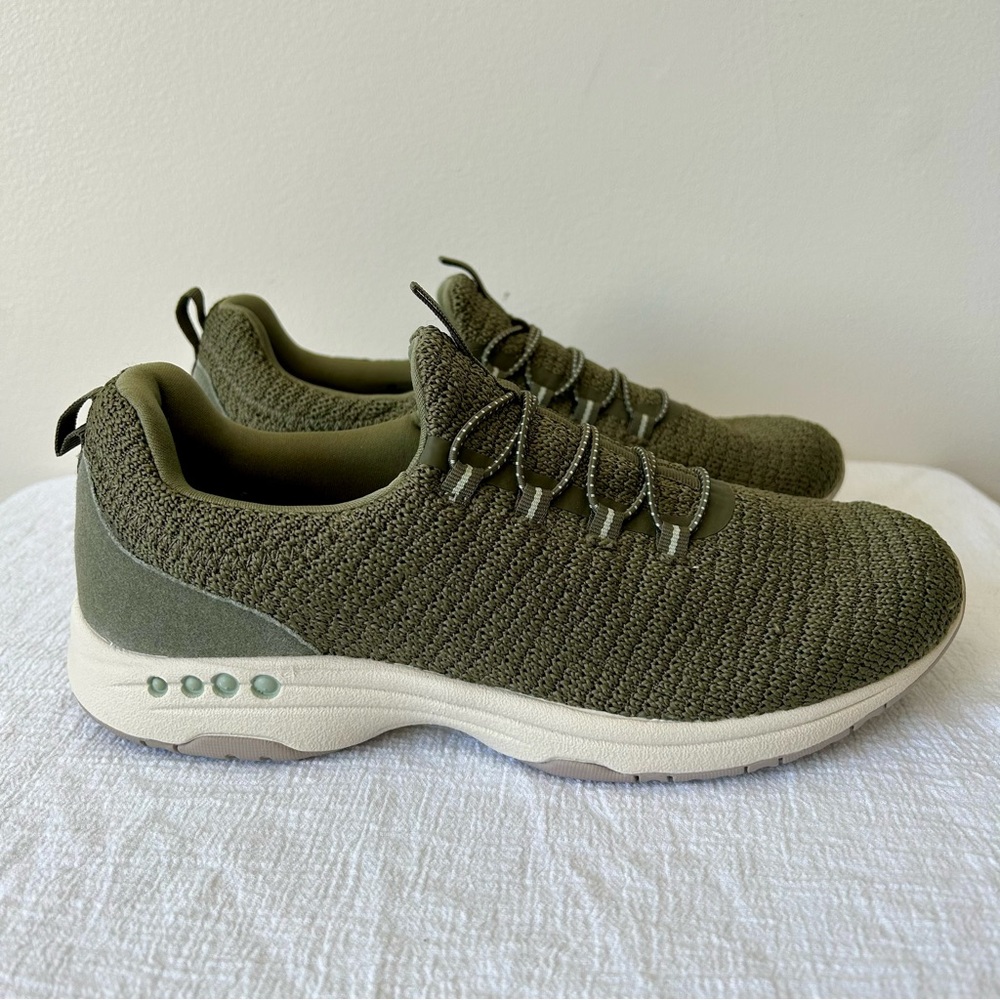 Easy Spirit Tarth 2 Bungee Sneaker